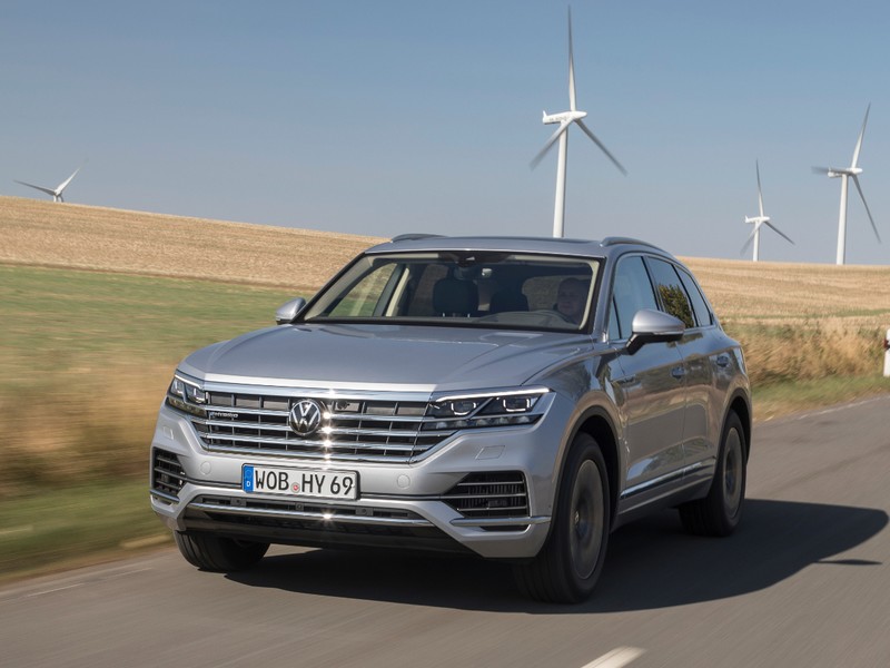 Touareg s hybridním pohonem ve dvou verzích